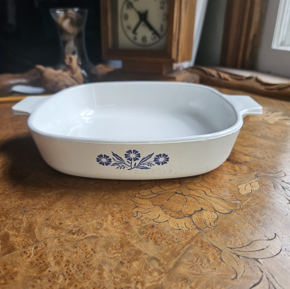 Vintage Corningware Cornflower 7" Made in USA Caserole Dish